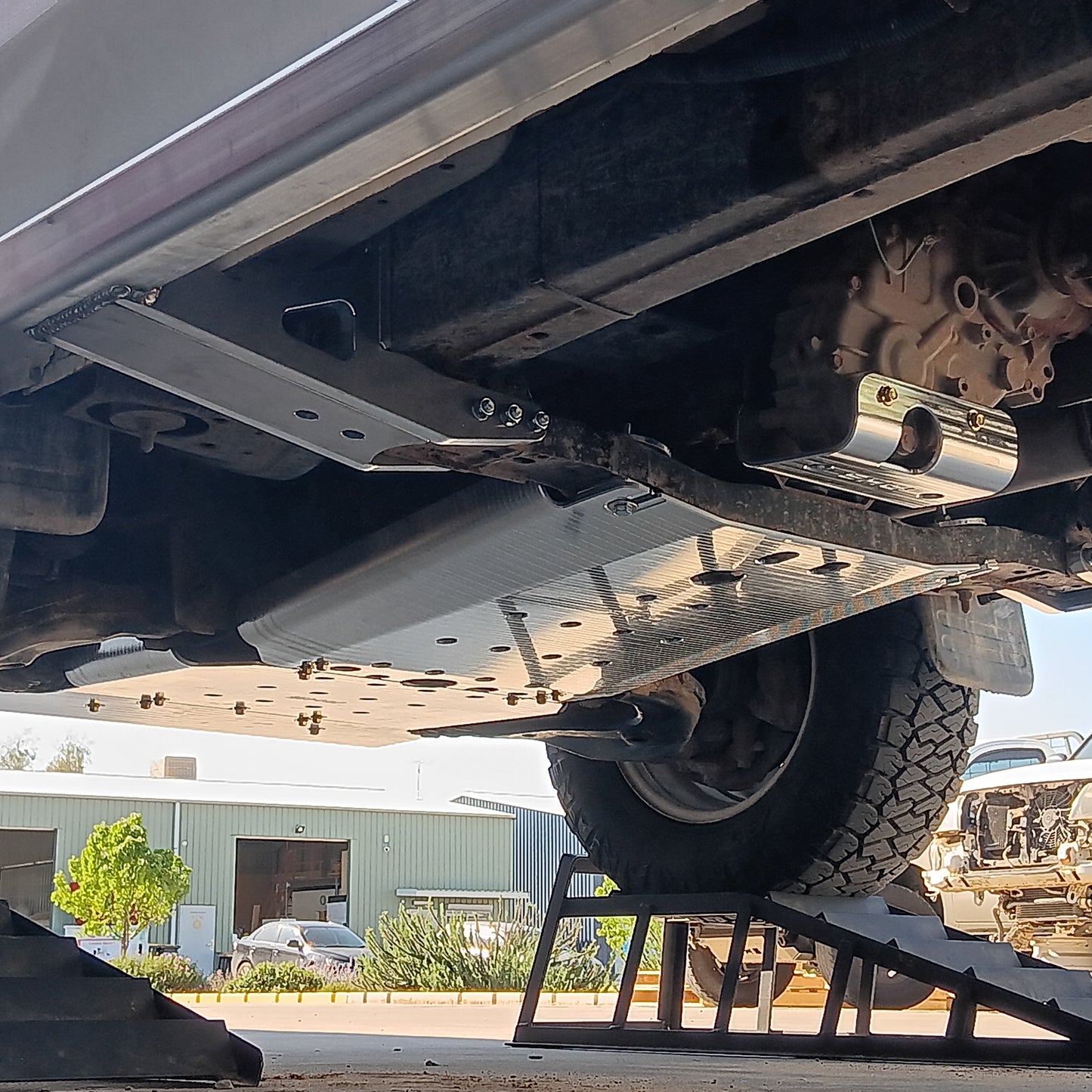 Toyota Hilux N70 KUN26 Rock Sliders by RHS