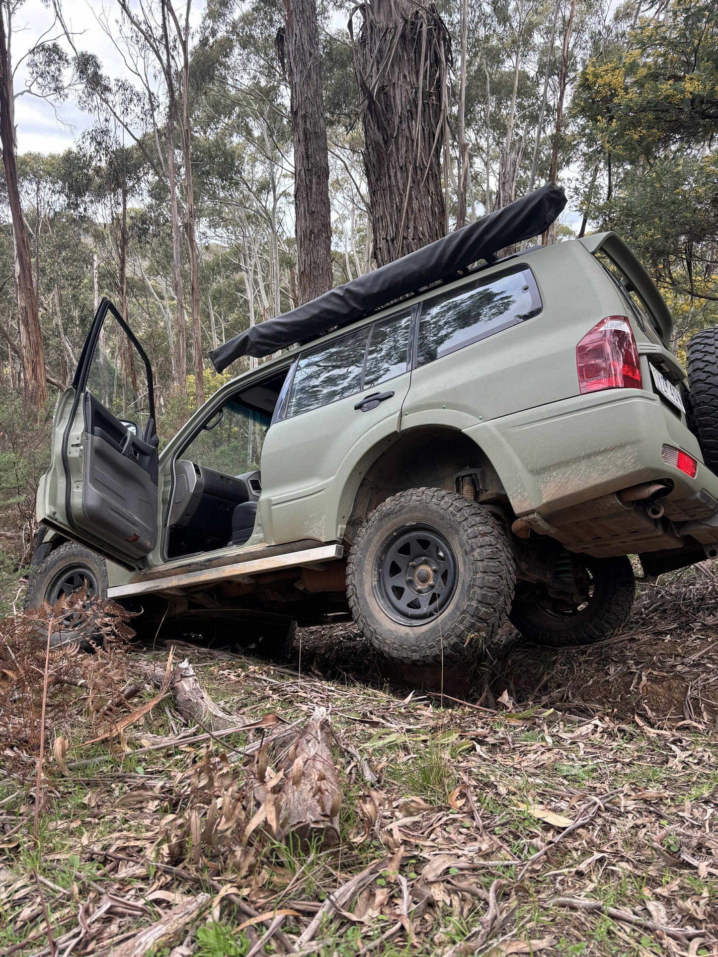 Mitsubishi Pajero Generations 3 & 4 Long Wheelbase Rock Sliders by RHS